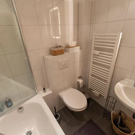 Stadtkern - Kingsize - 24h Check In - Arbeitsplatz - Nespresso - Vollausgestattet 埃森
