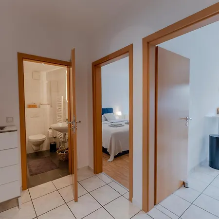 Stadtkern - Kingsize - 24h Check In - Arbeitsplatz - Nespresso - Vollausgestattet 埃森