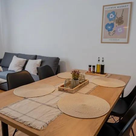 Stadtkern - Kingsize - 24h Check In - Arbeitsplatz - Nespresso - Vollausgestattet * Essen