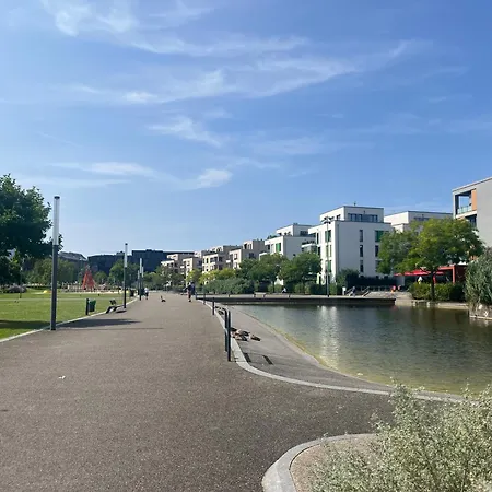 Stadtkern - Kingsize - 24h Check In - Arbeitsplatz - Nespresso - Vollausgestattet * Essen