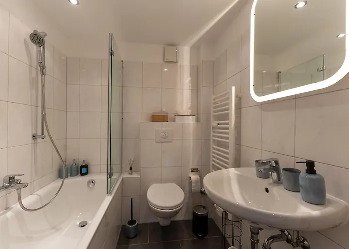 Stadtkern - Kingsize - 24h Check In - Arbeitsplatz - Nespresso - Vollausgestattet アパート